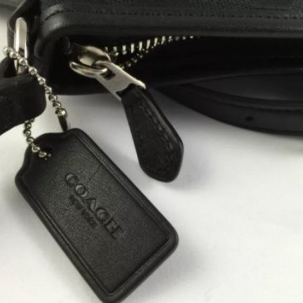 NWT Coach Crossbody Swingpack Black - Picture 7 of 8